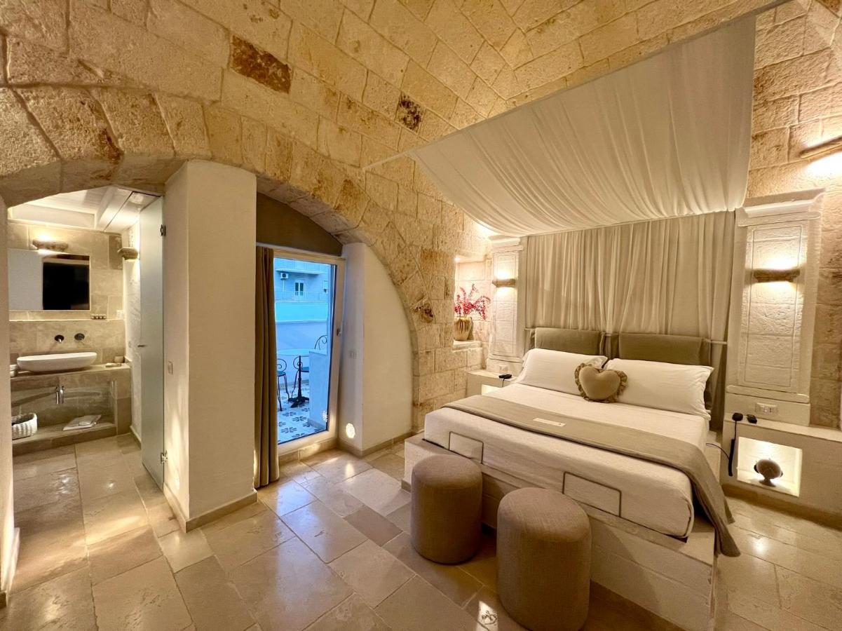 Deluxe Double Room Shower