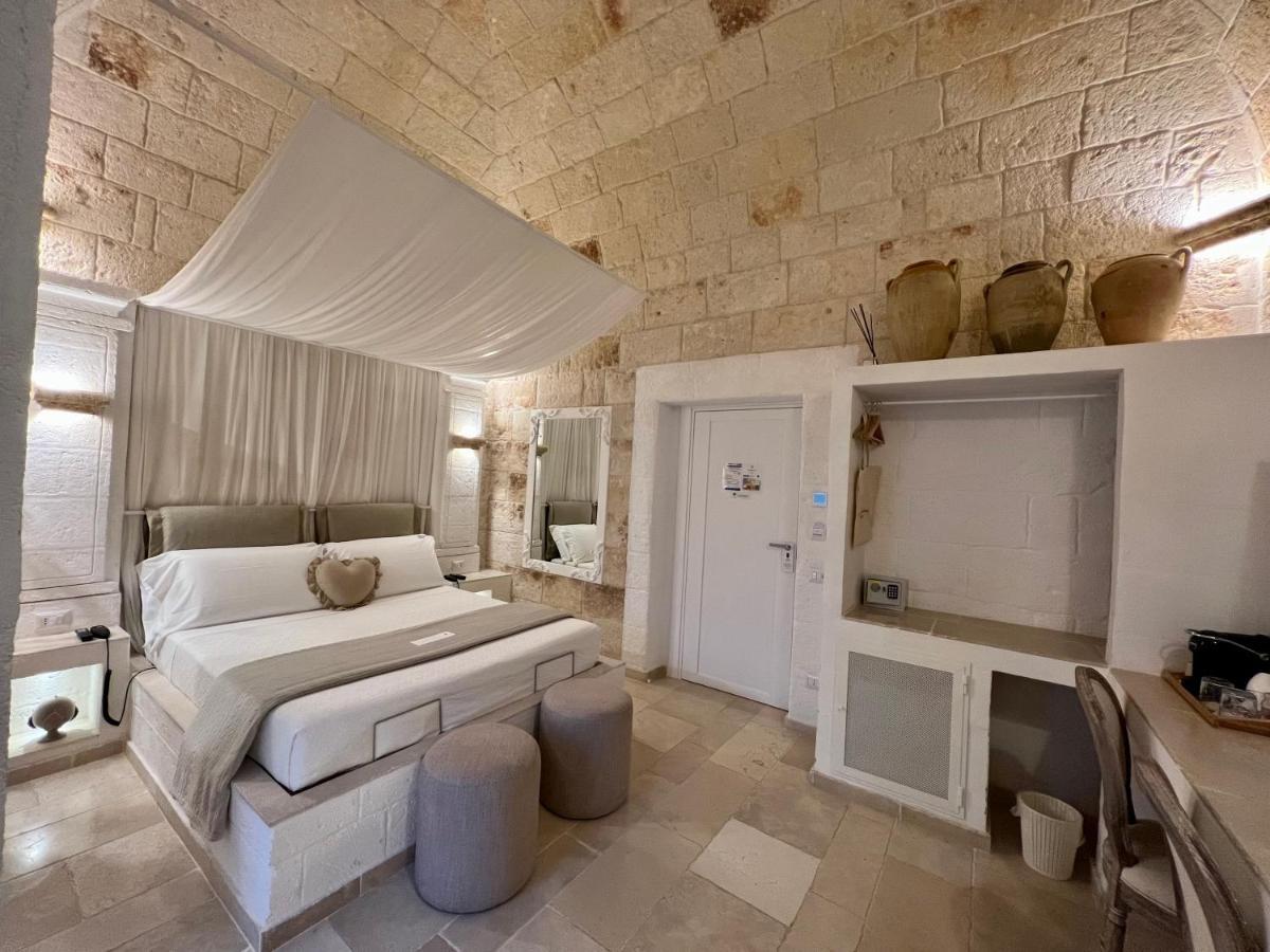 Deluxe Double Room Shower