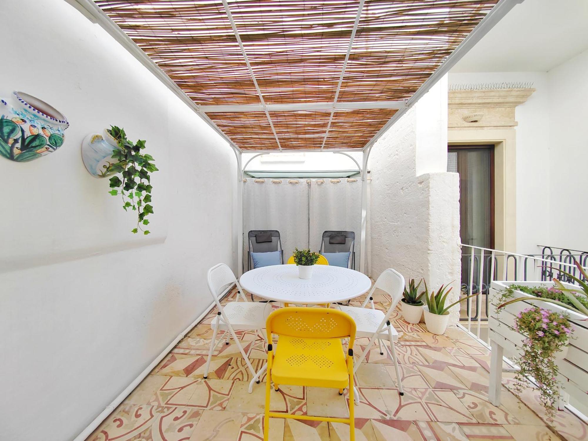 One-Bedroom Apartment Balcony City View Annex