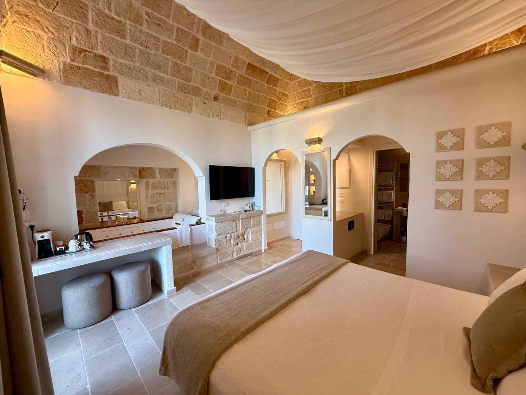 Queen Room Spa Bath