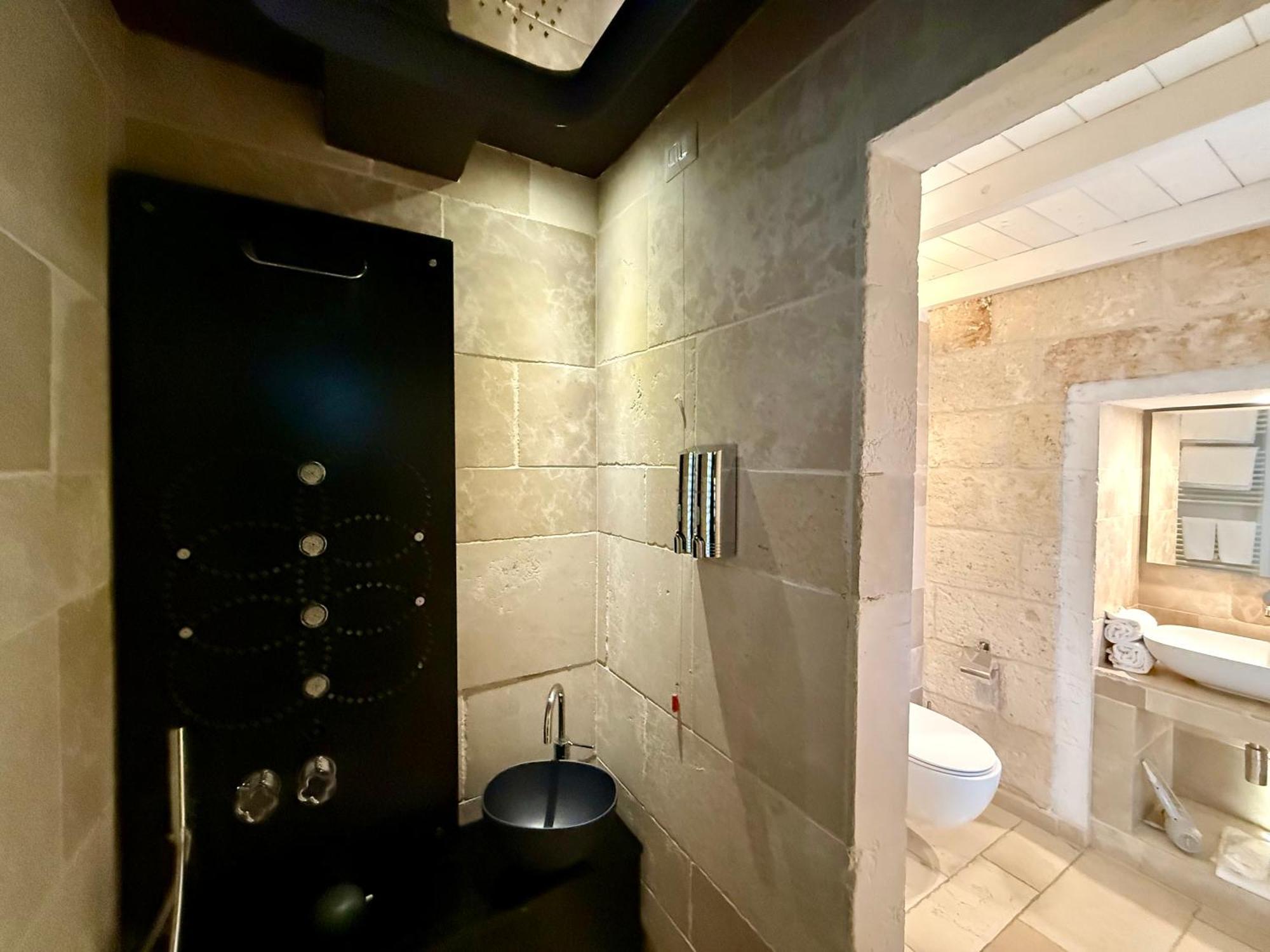 King Room Spa Bath